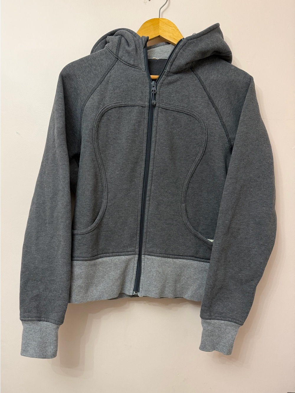 Lululemon Vintage Scuba Hoodie 2 tone gray, size 10